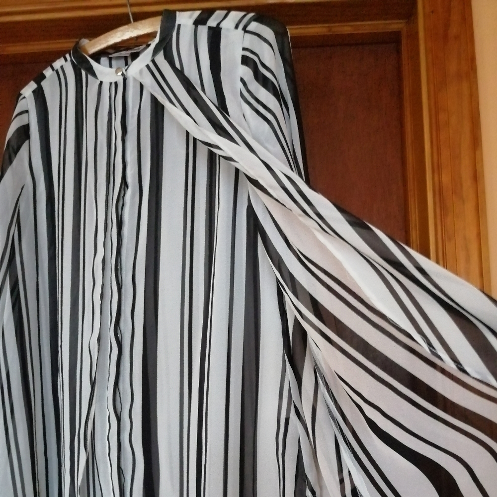 Black and White Button Down Blouse - Picture 2 of 4
